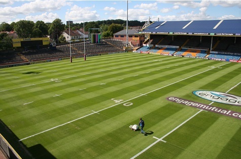 groundsman linemarking rugby above sml