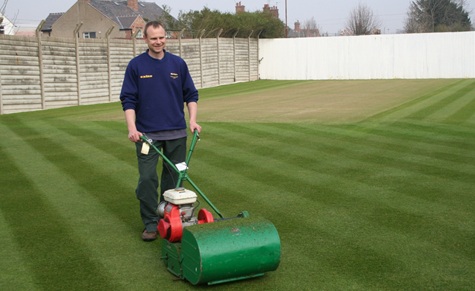 volunteer groundsman mow2